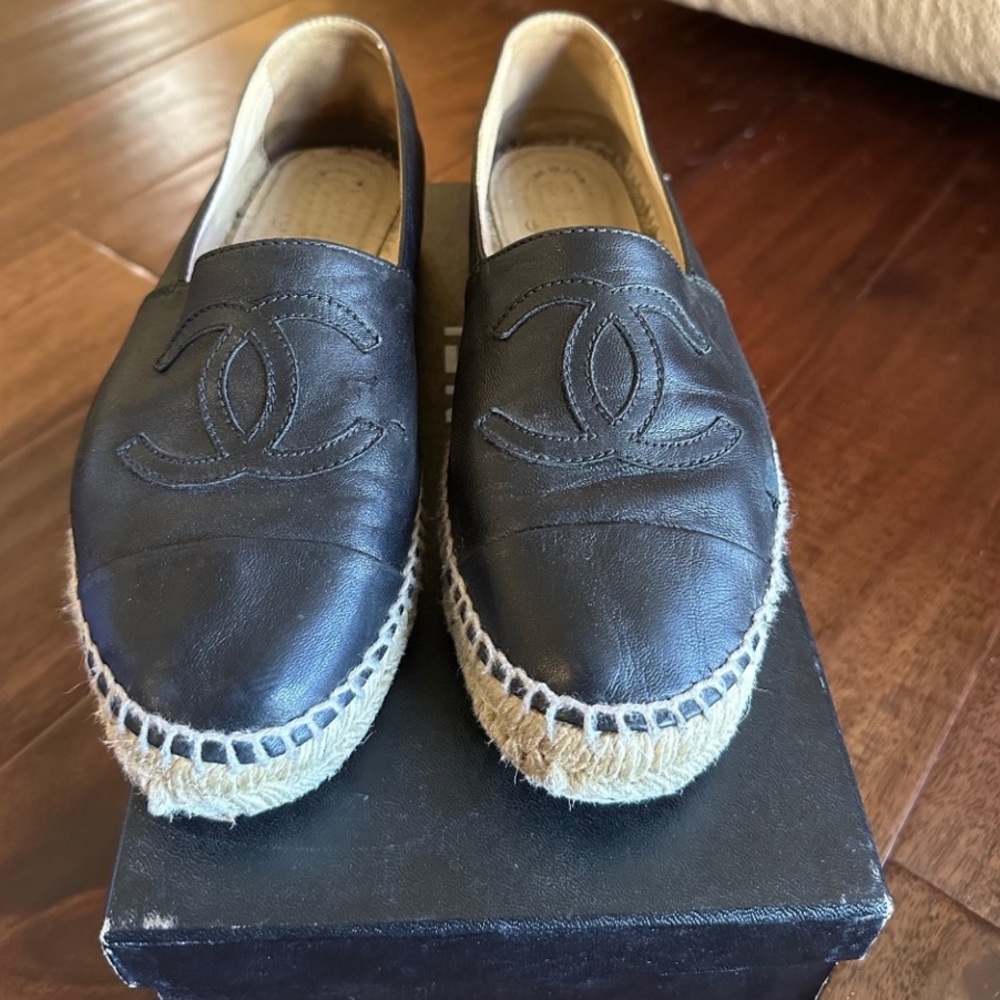 CHANEL Black Leather Espadrilles shoes size 37